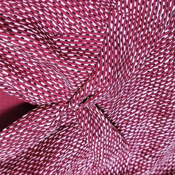 Loft size 4 twist front sleeveless blouse 90's Y2K Workplace Siren - Picture 2 of 8